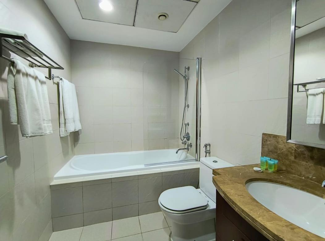 Trinity Holiday Homes - Standpoint Tower Downtown Dubái Exterior foto